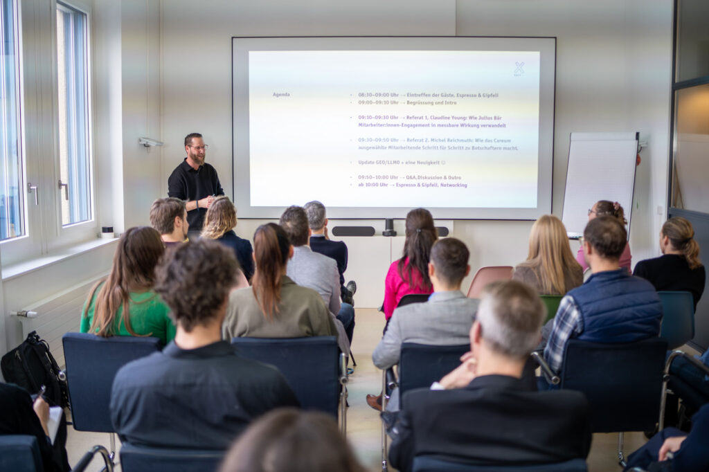 Espresso Talx bei xeit zum Thema Corporate Influencer, Xeit Geschäftsführer Simon Künzler stellt das Thema vor.